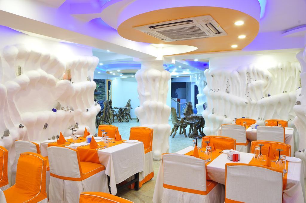Royal Penguin Boutique Hotel & Spa Kathmandu Bagian luar foto
