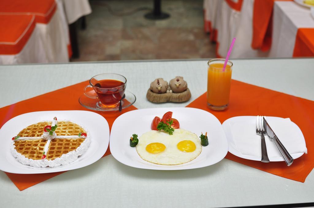 Royal Penguin Boutique Hotel & Spa Kathmandu Bagian luar foto